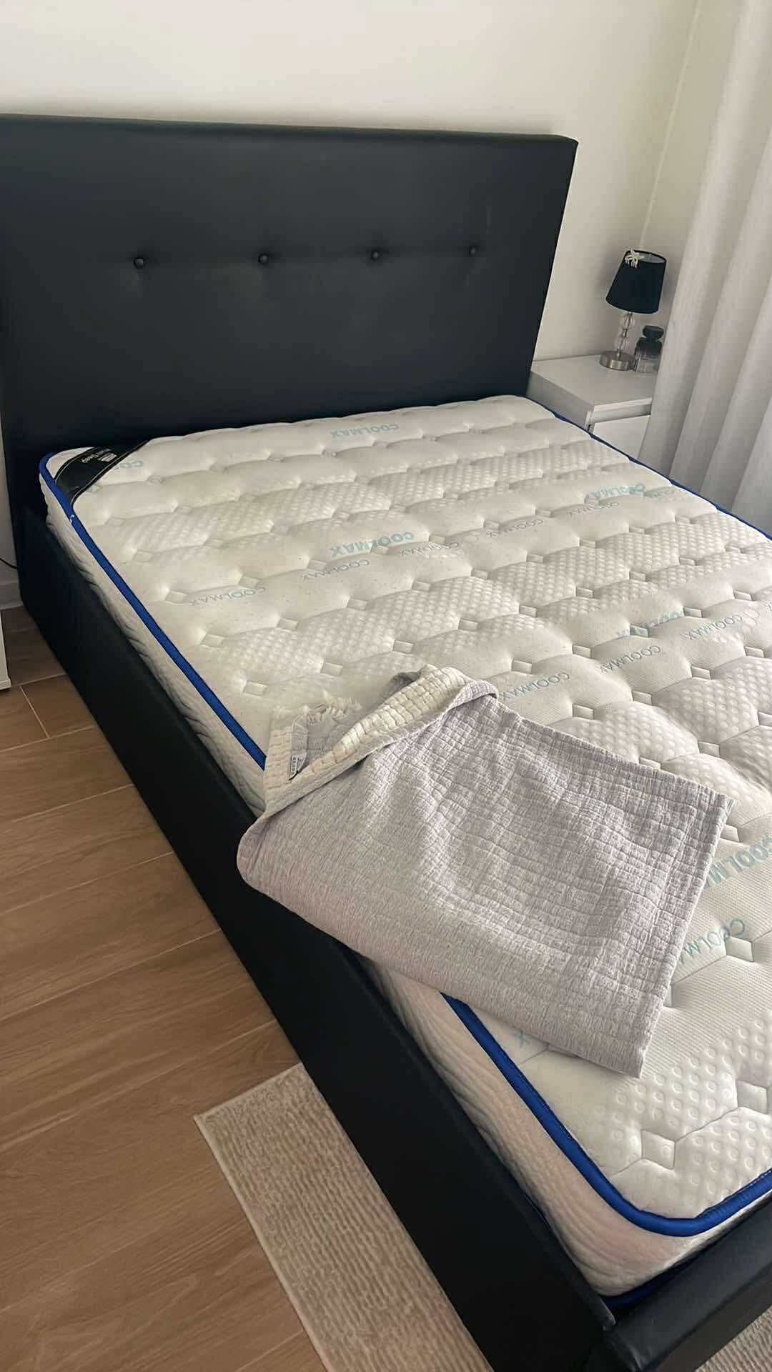 Cama casal com colchão inc
