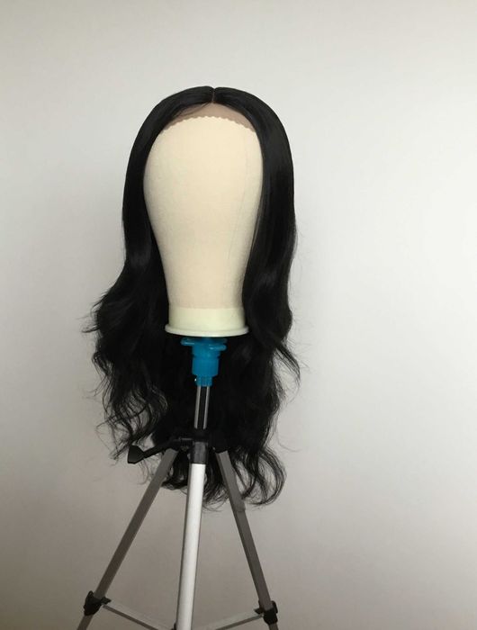 peruka syntetyczna fale 66 cm czarna