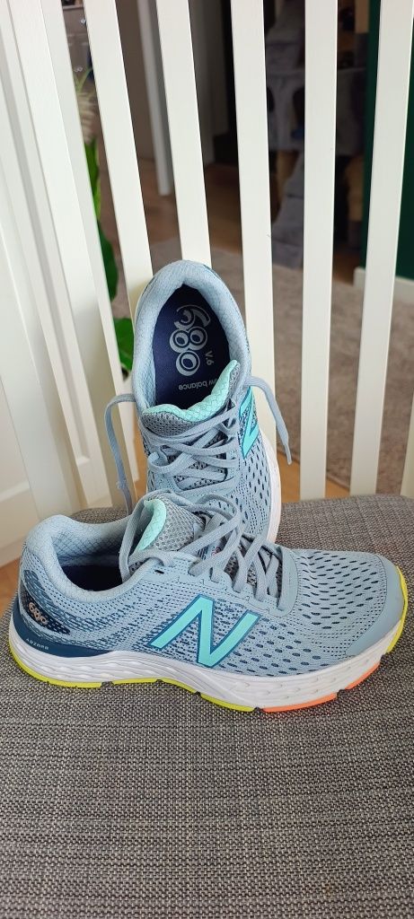 New Balance r. 37-37,5 wkładka 23,8cm