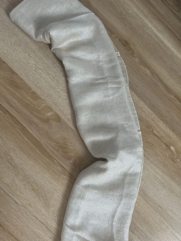 Szalik z połyskującego materiału