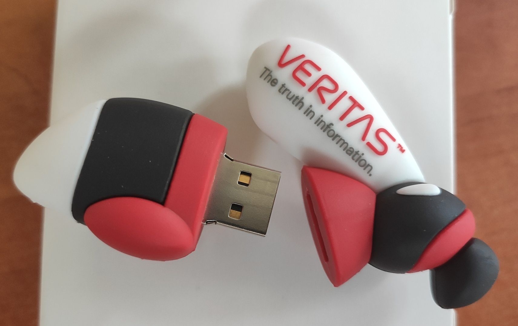 Pendrive pszczółka