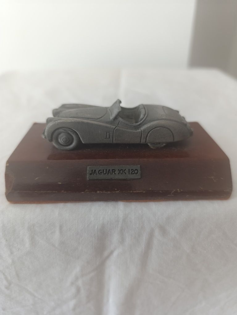 Miniatura em estanho