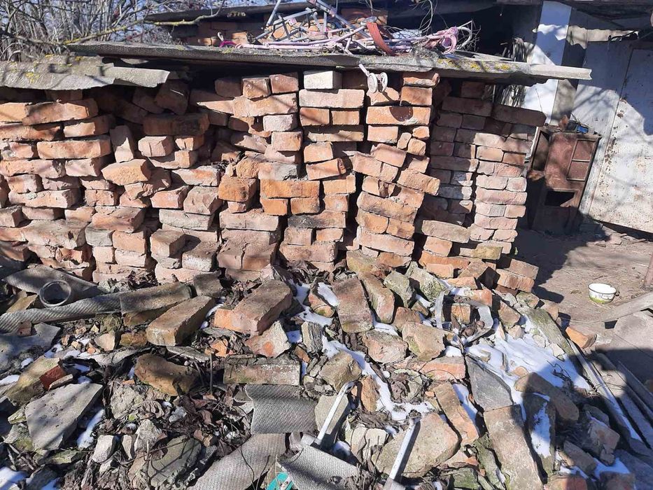 Продам кирпіч в хорошому стані