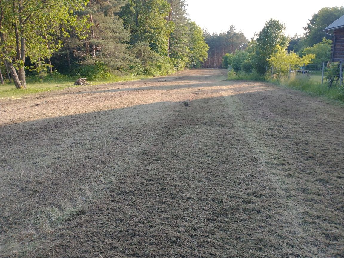 Koszenie nieużytków kosiarką bijakową (mulczerem)