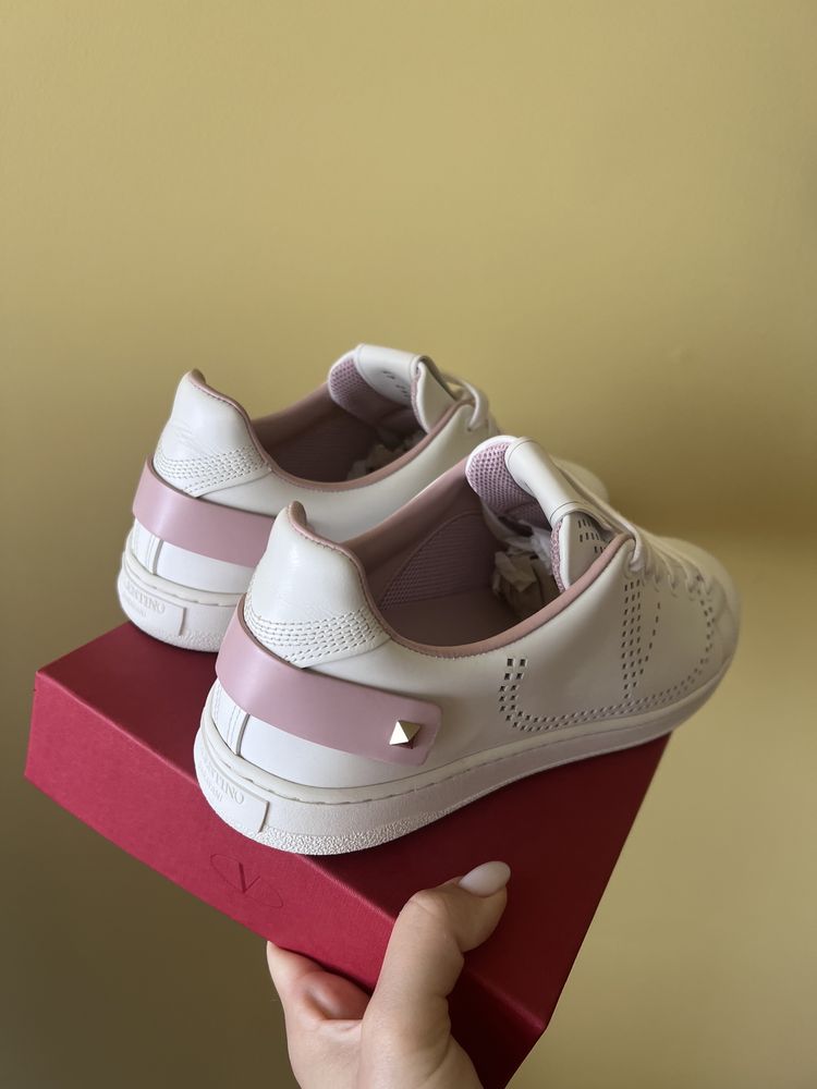 Кросівки валентіно valentino