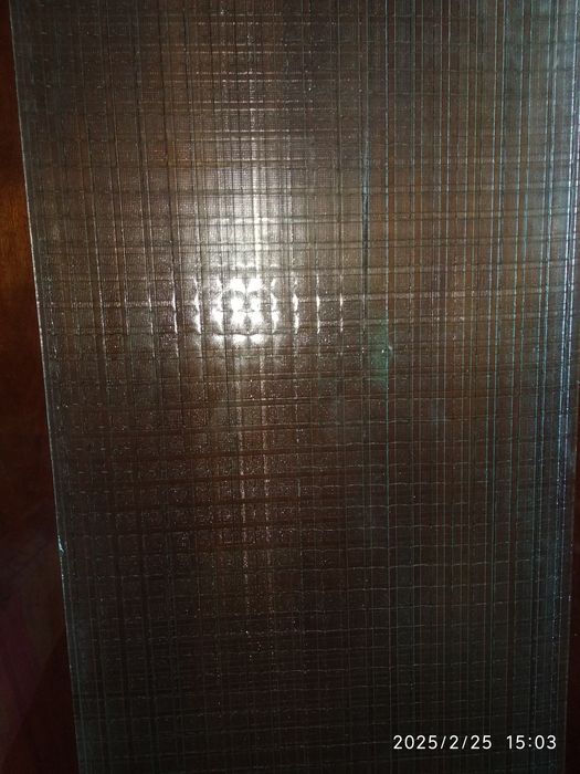 Скло рифлене з дротовим вплетенням