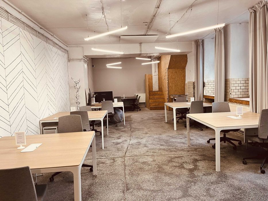 Biurko w przestrzeni coworkingowej do wynajęcia/ coworking