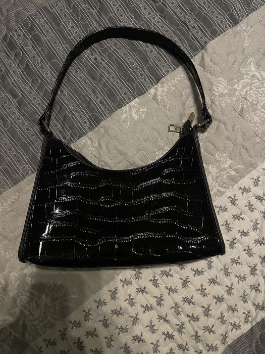 Сумка чорна.