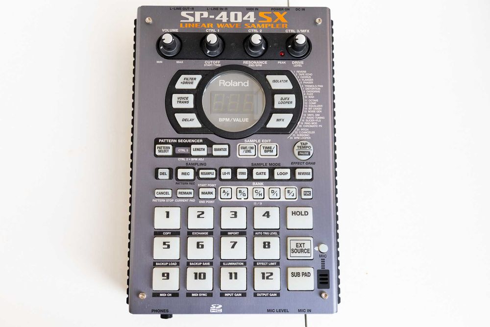 Sampler Roland SP-404 SX