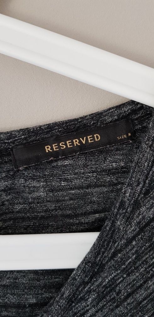 Szara bluzka z dekoltem w serek reserved