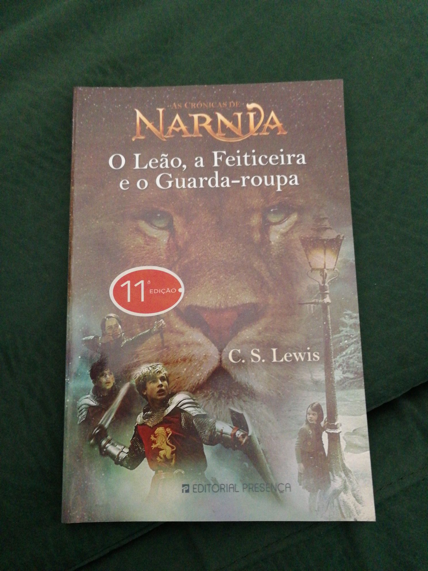 Livro "As Crónicas de Narnia - O Leão, a Feticeira e o Guarda-roupa"