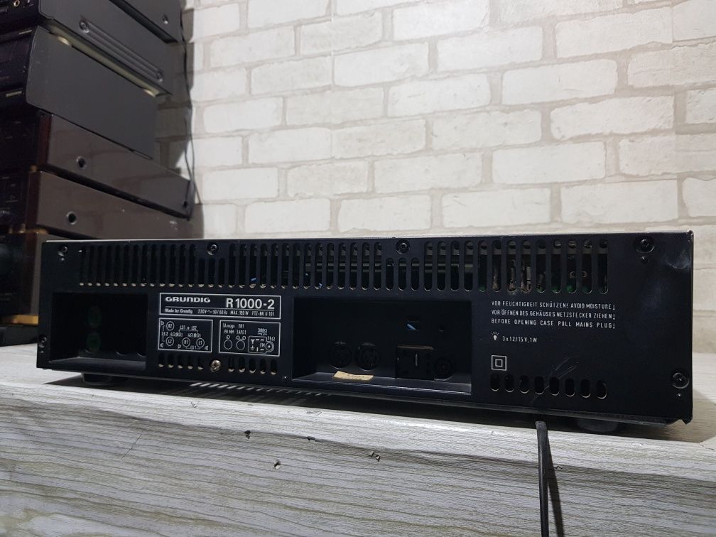 AM/FM Стерео ресивер/підсилювач Grundig R 1000-2 2x35 Вт б/у