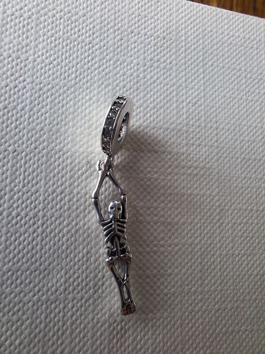 Zawieszka charms kościotrup do bransoletki Pandora