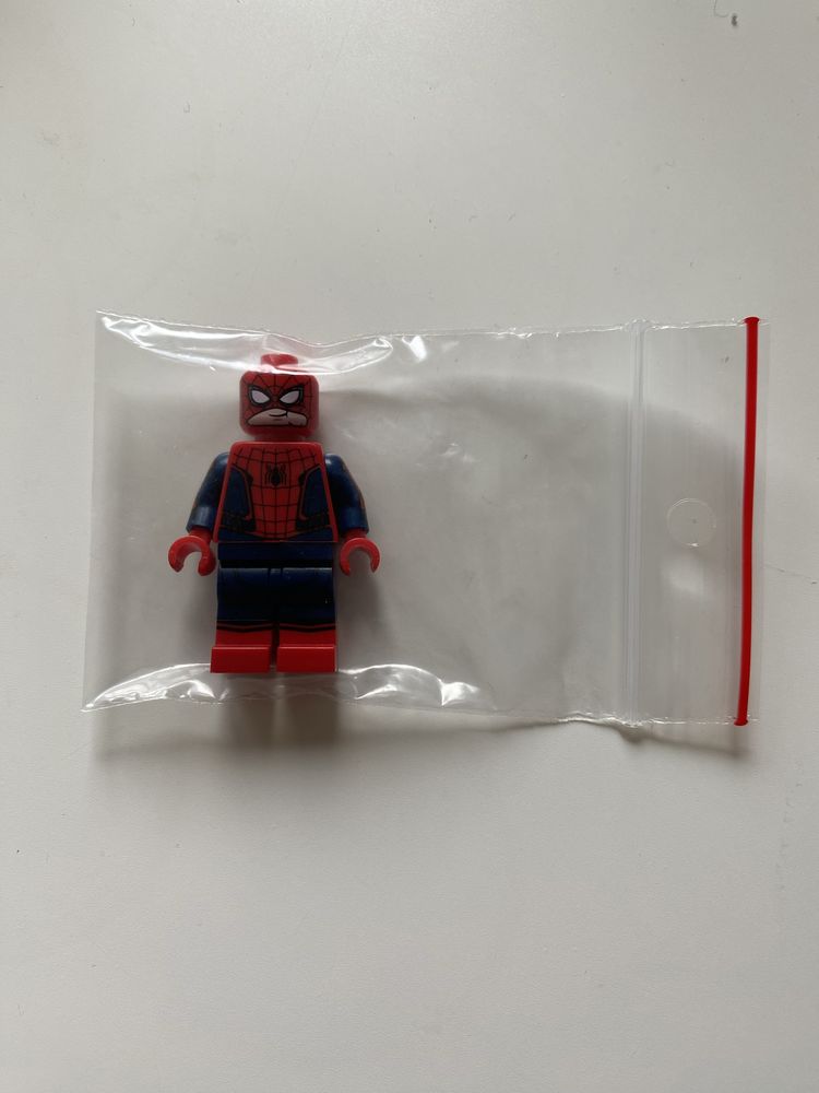 Lego Spider-Man Museum break in 40343