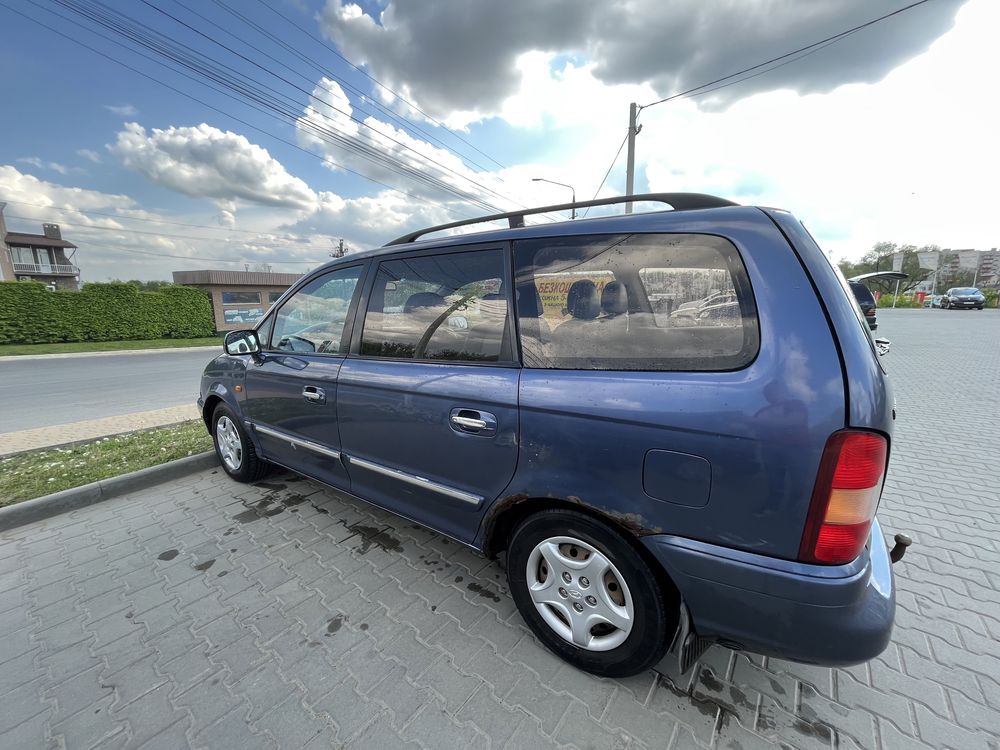 Авто для ЗСУ Hyundai Trajet 2.0 бензин 2000 рік