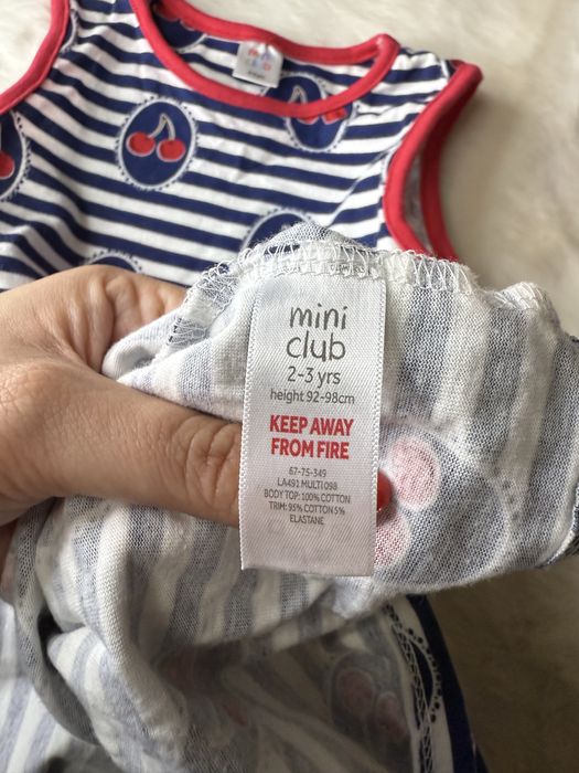 Urocza sukienka dla dziewczynki w czereśnie