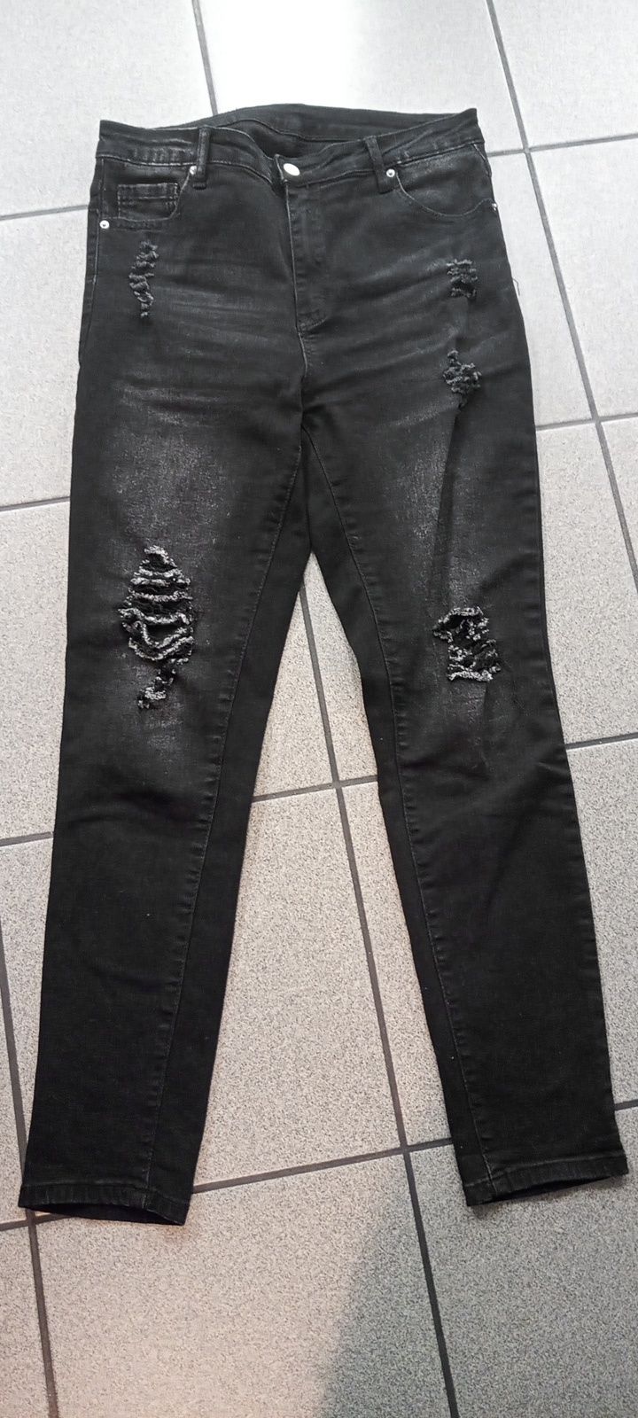 Czarne jeansy skinny z przetarciami, Shein 40/42