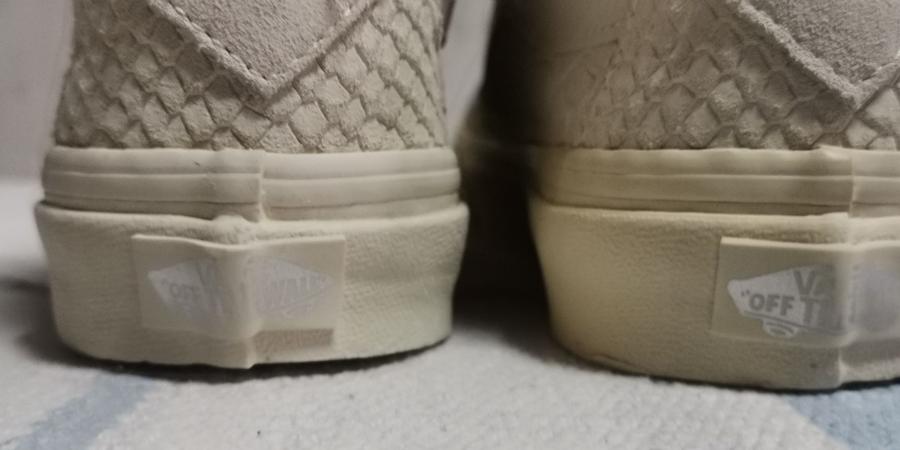 Ténis bota Vans (Mono Python) Angora