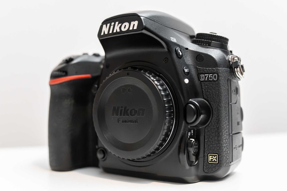 Nikon D750 – świetny stan, gratisy, przebieg 116 tysięcy