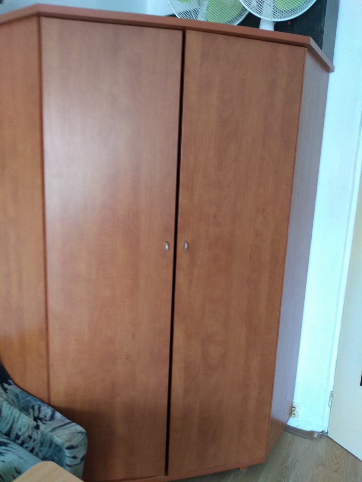Sprzedam szafę narożną