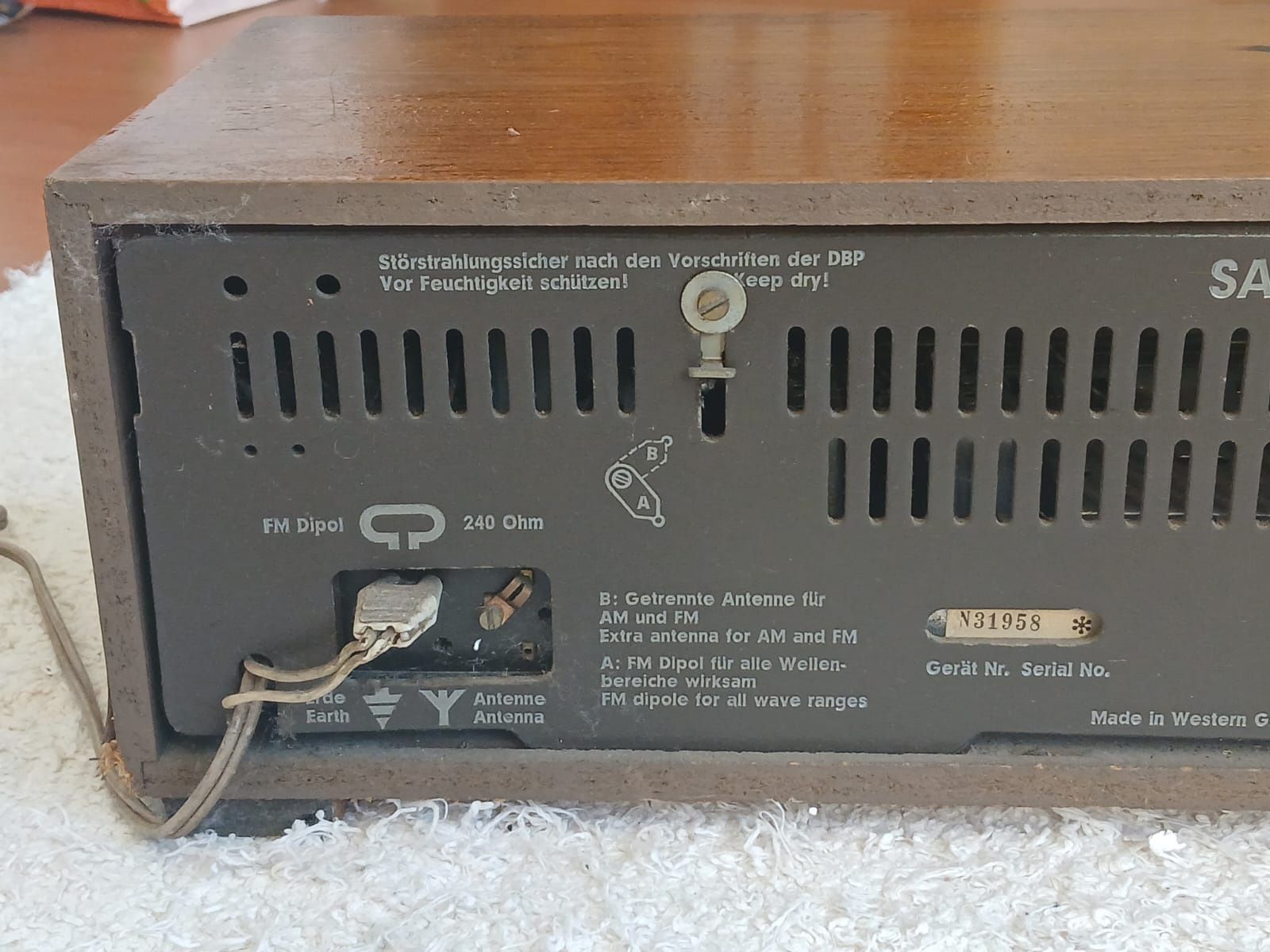 Rádio vintage da SABA