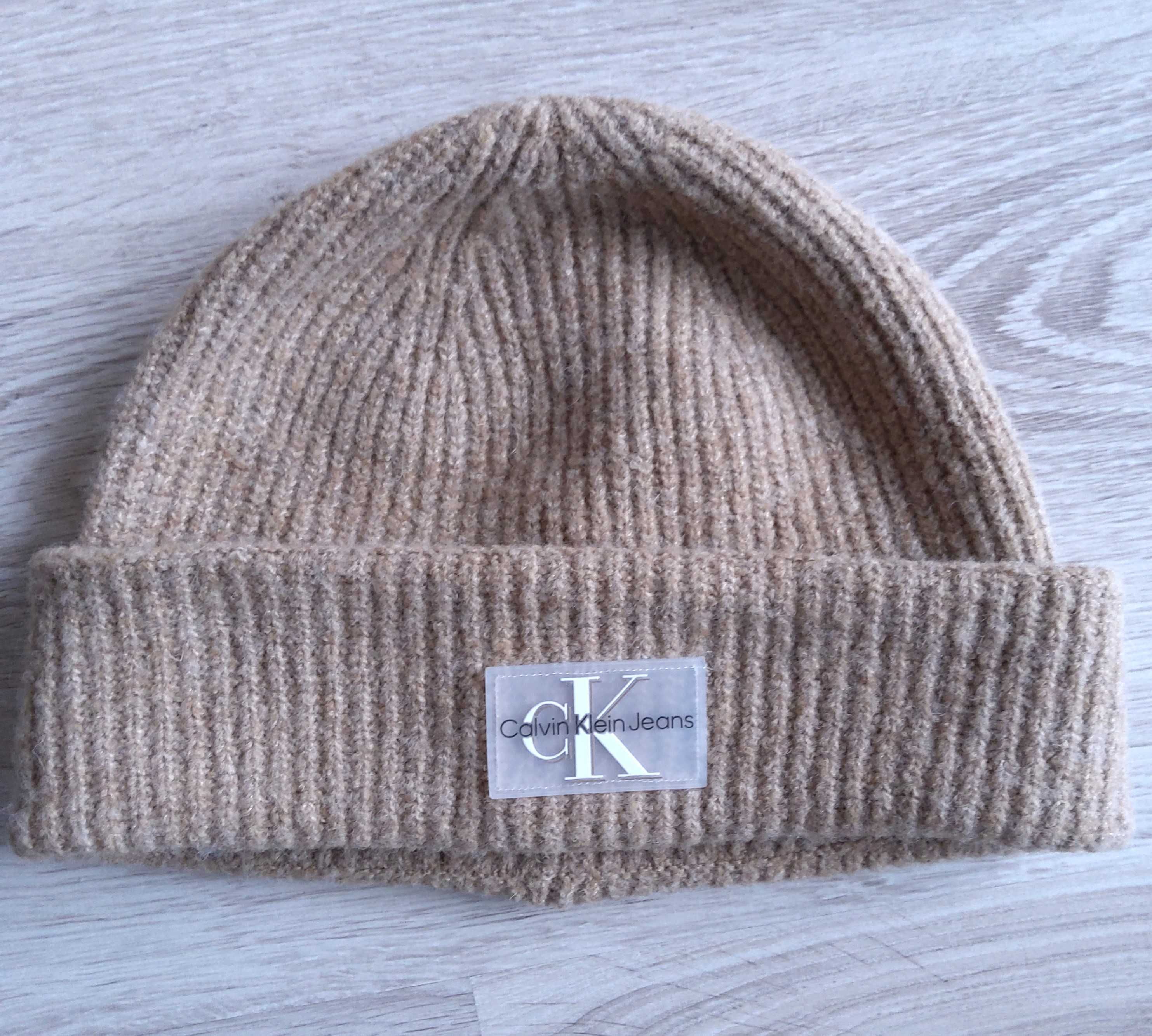 Beżowa czapka Calvin Klein Jeans Neutral Mono Beanie Unisex