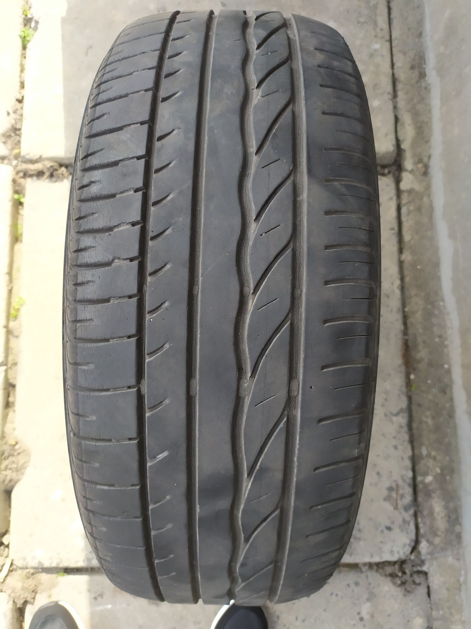 Продам шины бриджстоун 215/55/r16