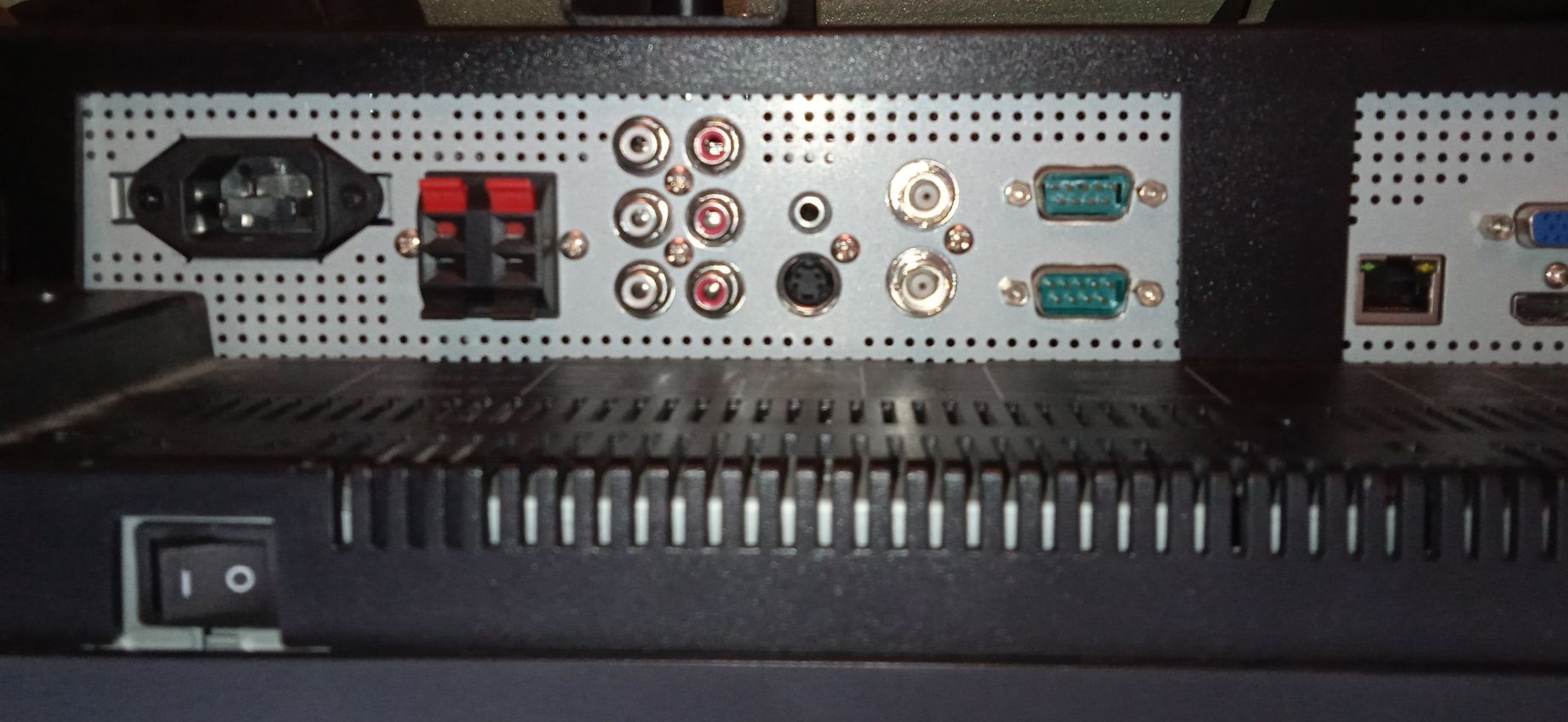 Sprzedam używany monitor NEC Multisync V321 32" S-PVA