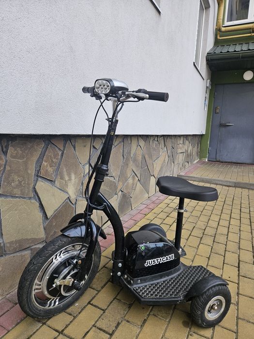 Електросамокат Трицикл