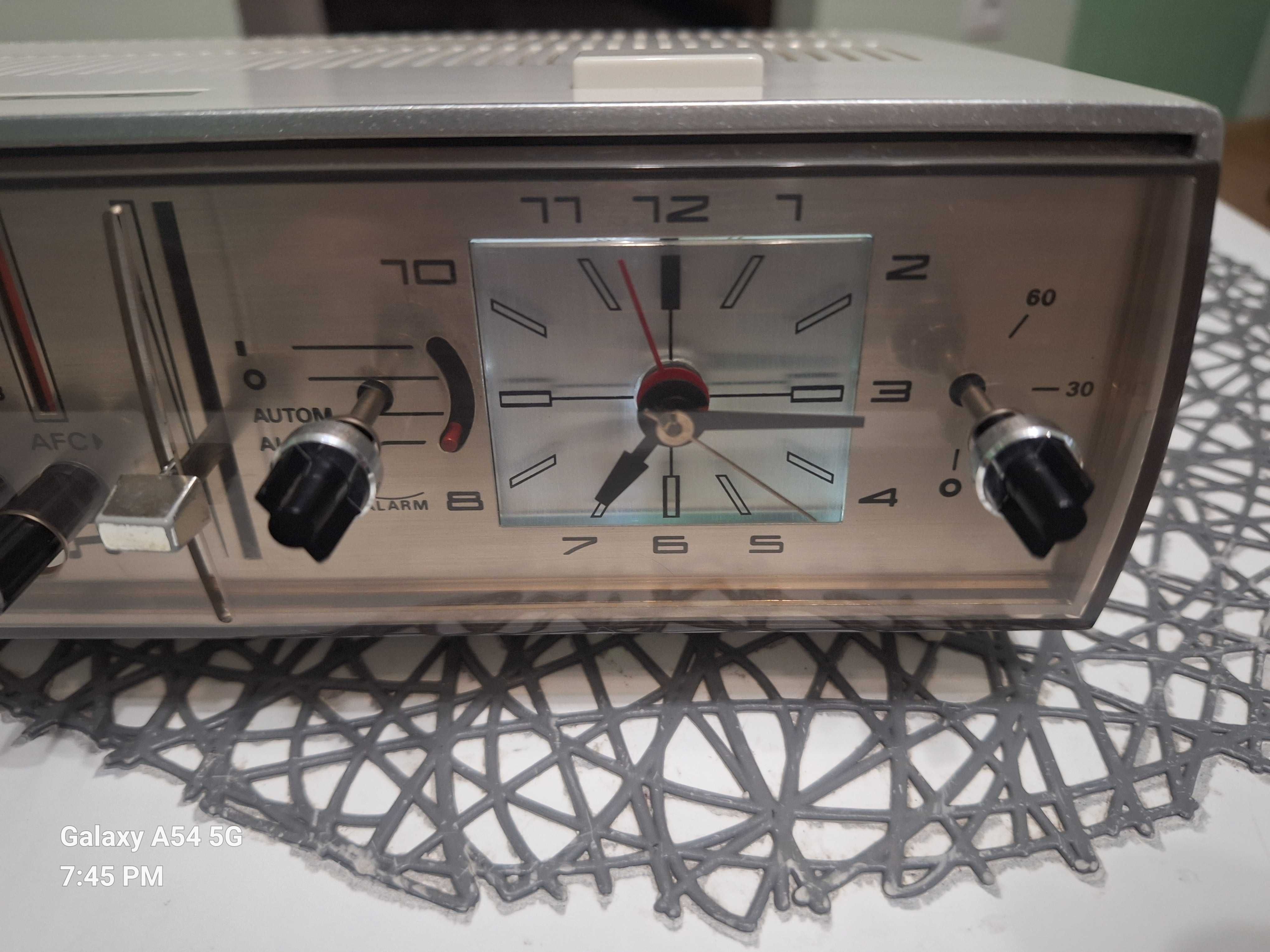 Zegar radio budzik Grundig sono-clock