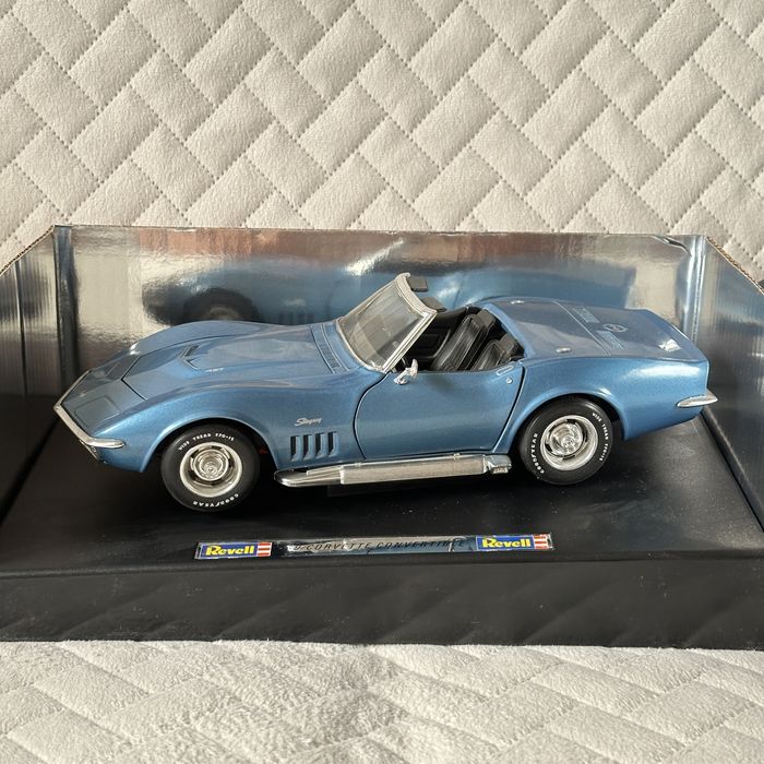 Revell 1:18 1969 Chevrolet Corvette Convertible old