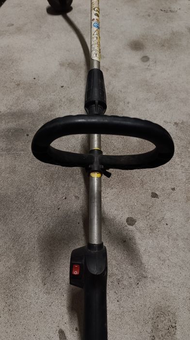 Podkaszarla spalinowa kosiarka do trawy