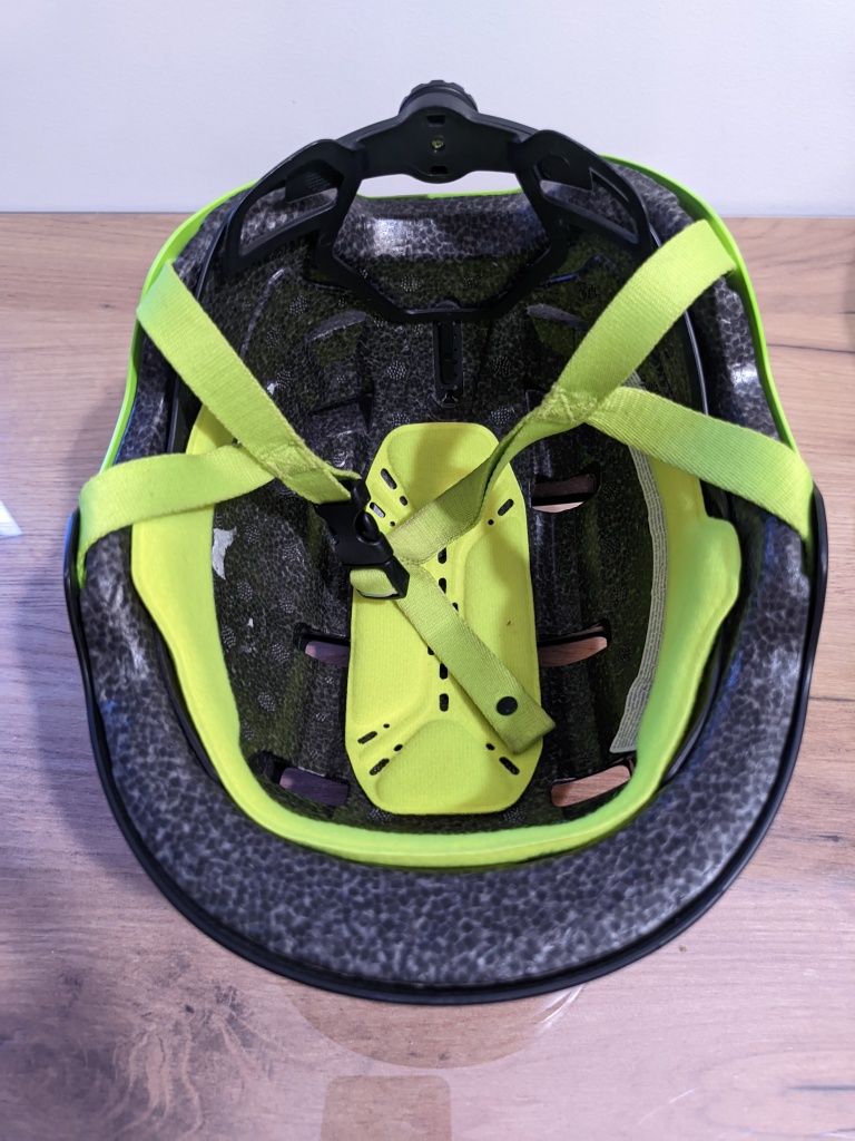 Kask rowerowy dziecięcy orzeszek Btwin 520 czarny 4-14 lat s 52-55 cm