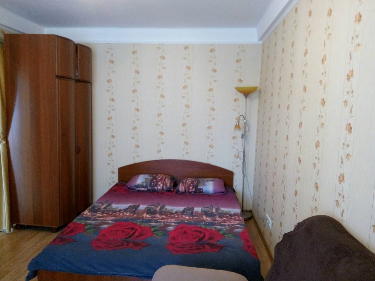 Здам 1 кімн-т Амосова 700 грн від 15 діб хороші знижки !!!