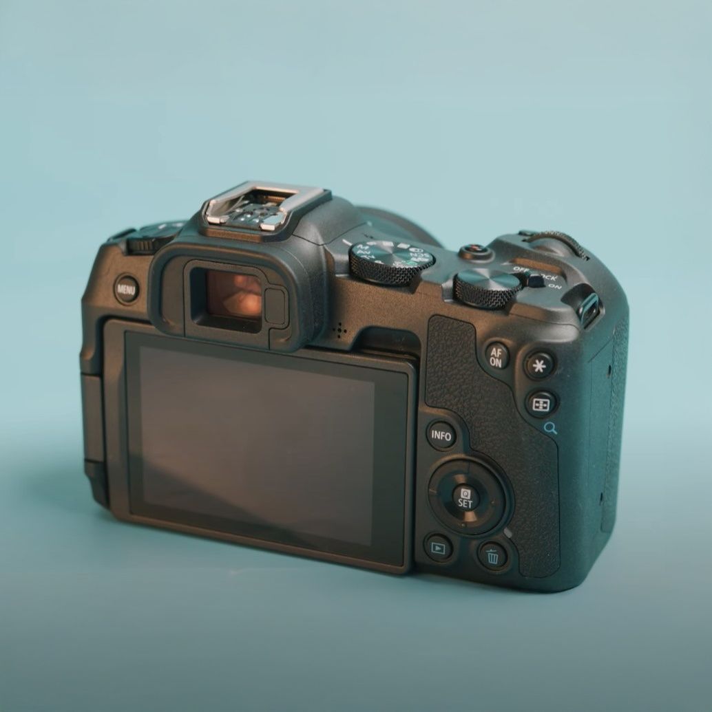 Canon EOS R8 + Lente RF 50mm f1.8 STM + Tripé HG-100TBR