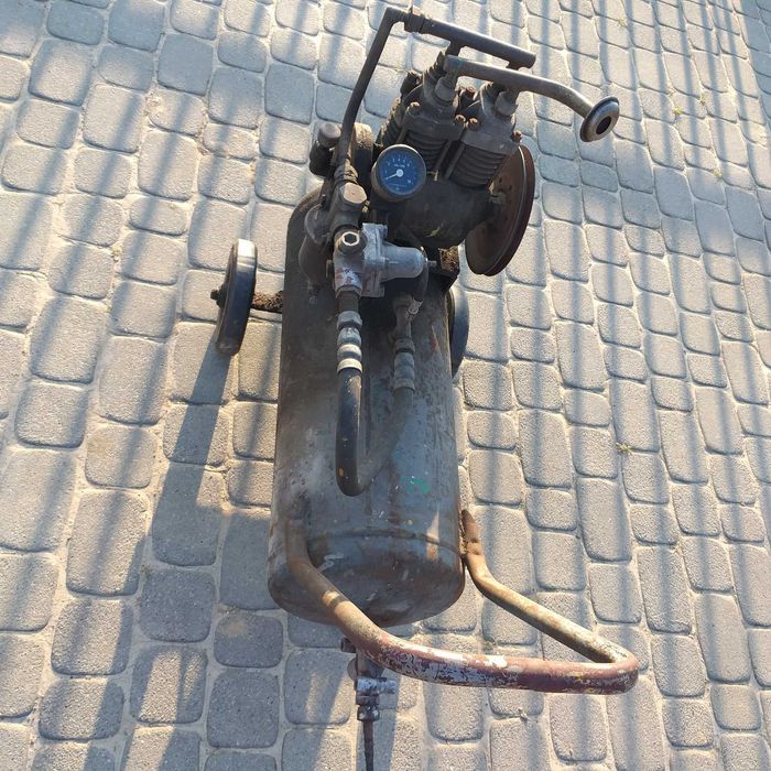 Kompresor sprężarka -dwutłokowa