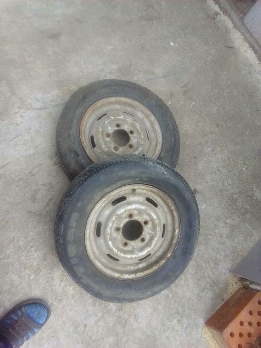 Іж-комбі,фари,комбінація приладів,домкрат,2 диски, ключ колісний.