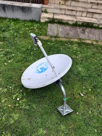 Antena satelitarna z konwerterem