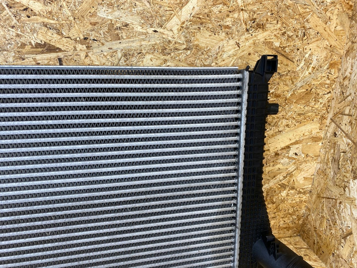 Chłodnica Powietrza Intercooler Audi TT 8S 2.0 Tfsi 5Q0145803N 2014-
