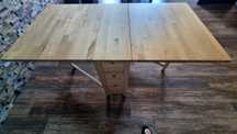 Mesa dobravel para sala ou cozinha.