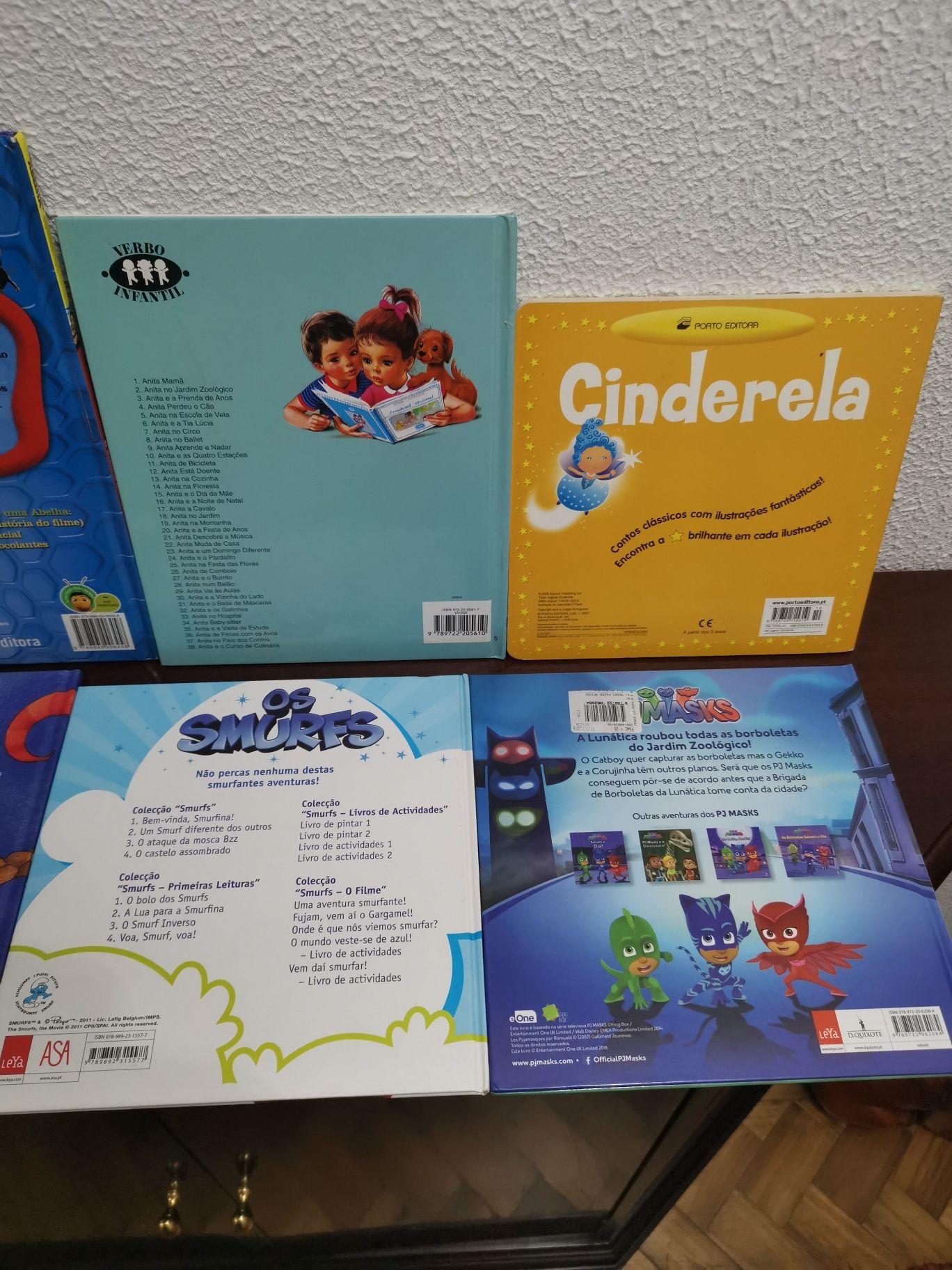 9 Livros Infantis - Abelha Z / Anita / Cinderela / Smurfs / PJMASKS