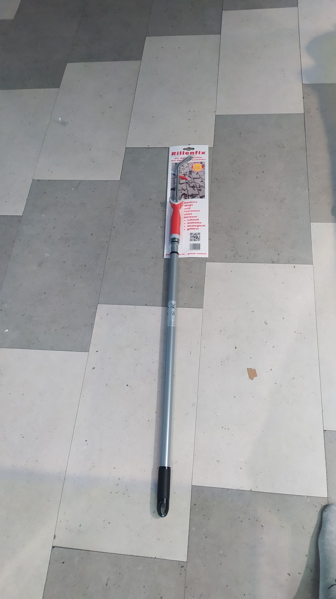 Rillenfix skrobaczka fug kostki brukowej z uchwytem teleskopowym