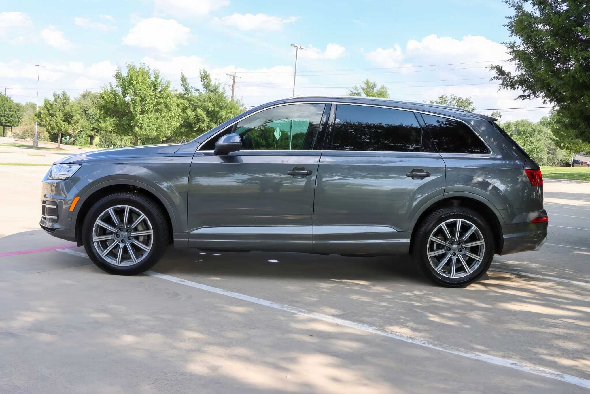 2019 Audi Q7 55 TFSI quattro Premium Plus