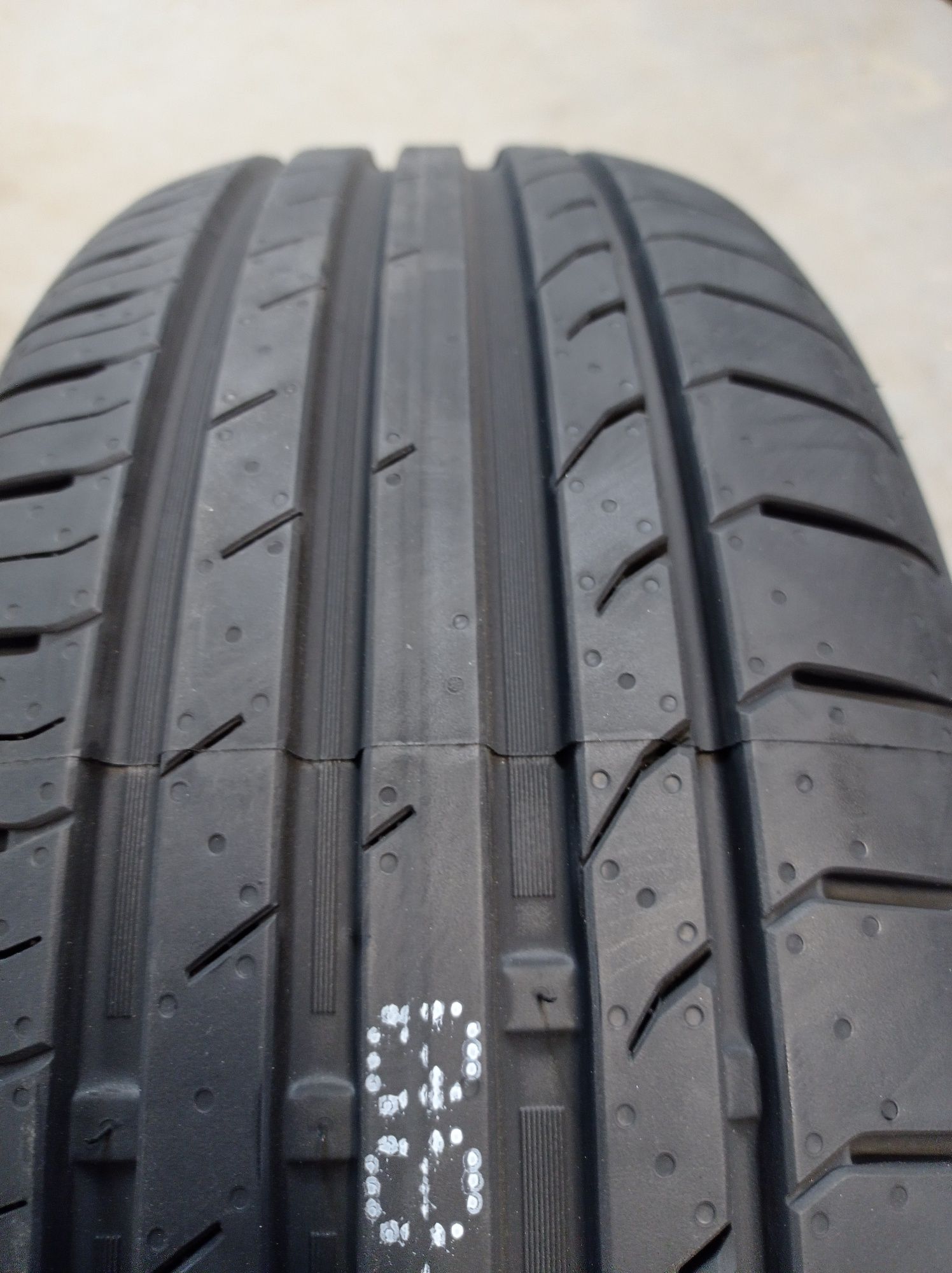 225/55R17 Trazano Zuper-Eco Z-107 Lato Nowe 2023r