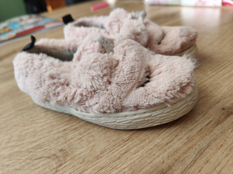 Pluszowe buciki Zara