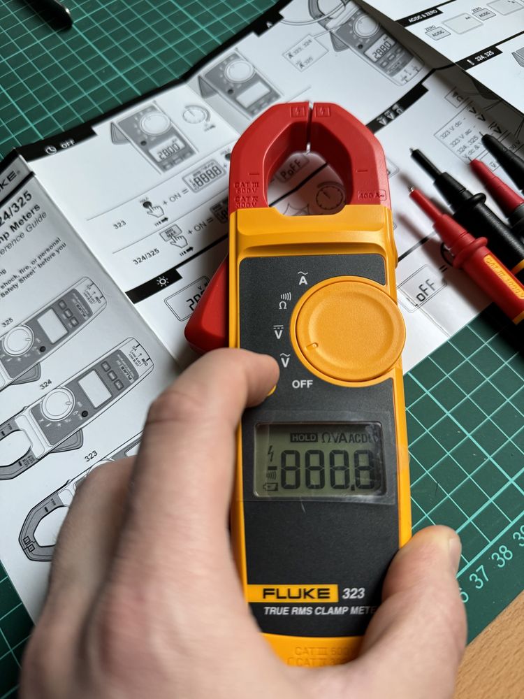 Fluke 323 Кліщі струмовимірювальні