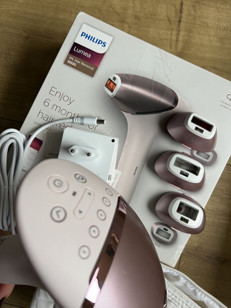 Depilator laserowy Philips Lumea 9000 BRI958