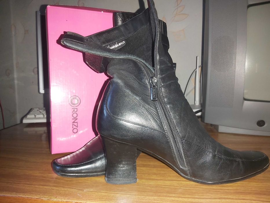 Продаються осінньо-весняні шкіряні ботіночки 37р.недорого