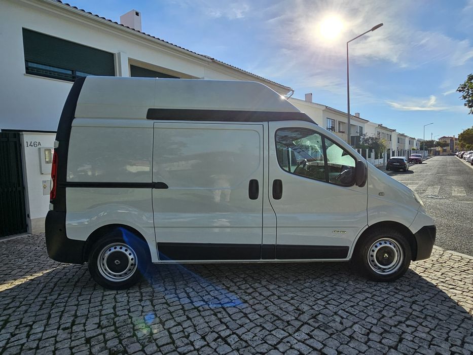Vendo Renault trafic com apenas 36 mil km reais está como nova