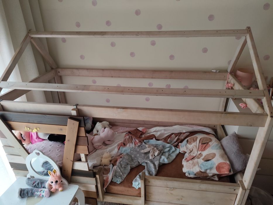 Cama Montessori tipo casinha